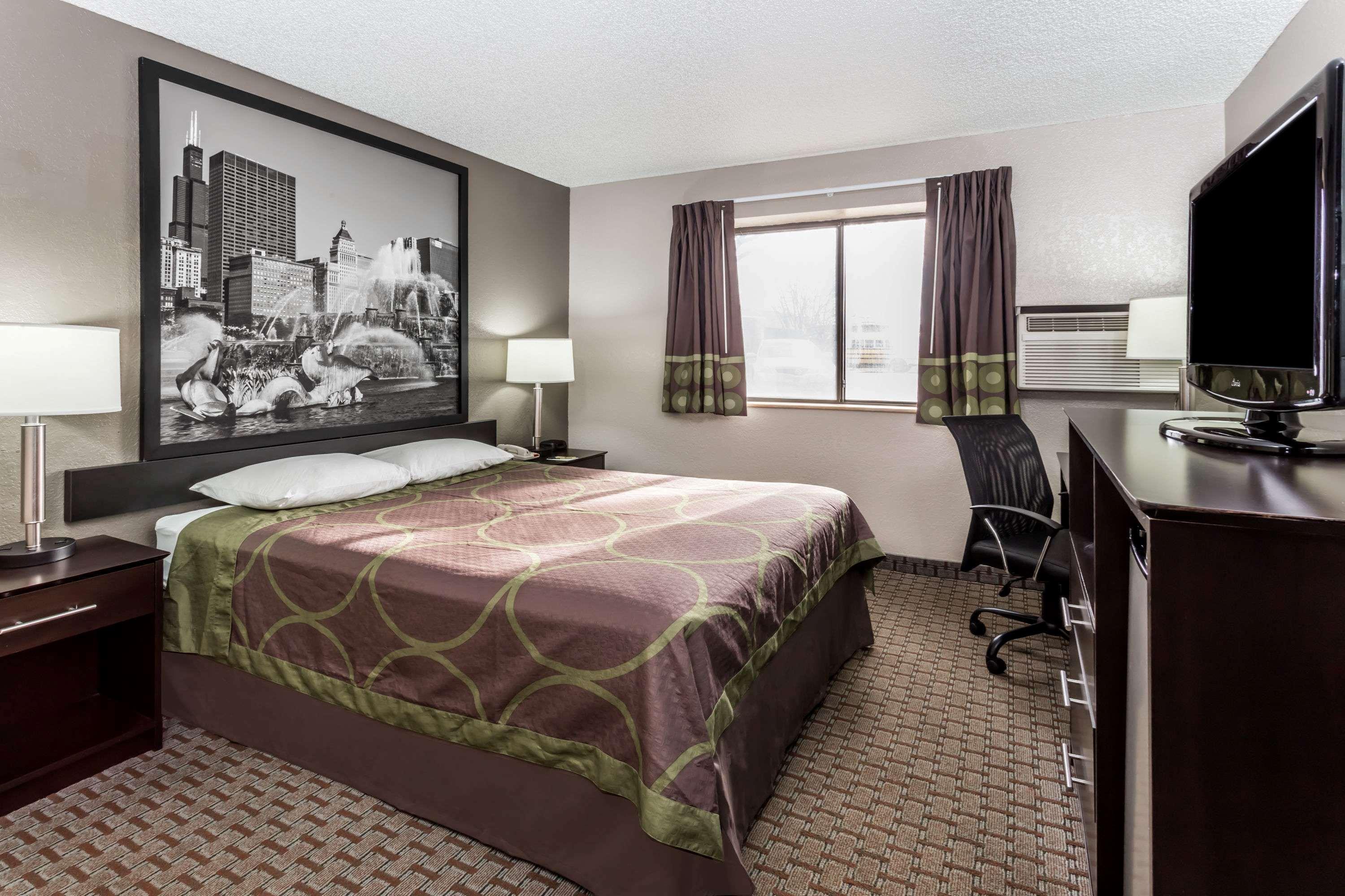 Super 8 By Wyndham Mundelein/Libertyville Area Exterior photo