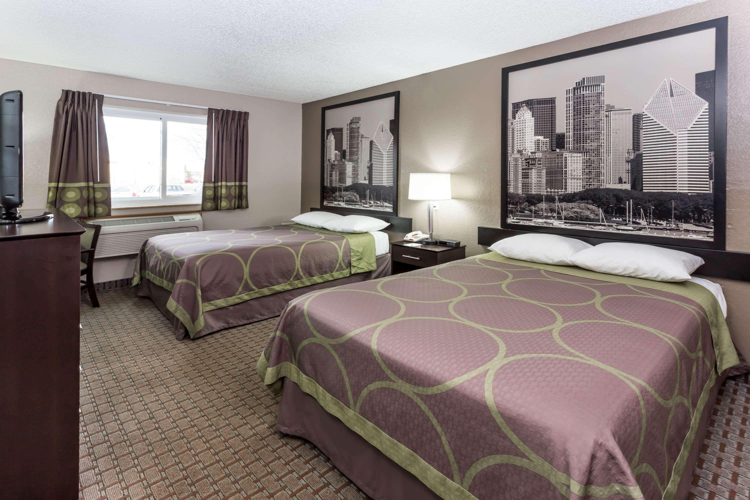 Super 8 By Wyndham Mundelein/Libertyville Area Exterior photo
