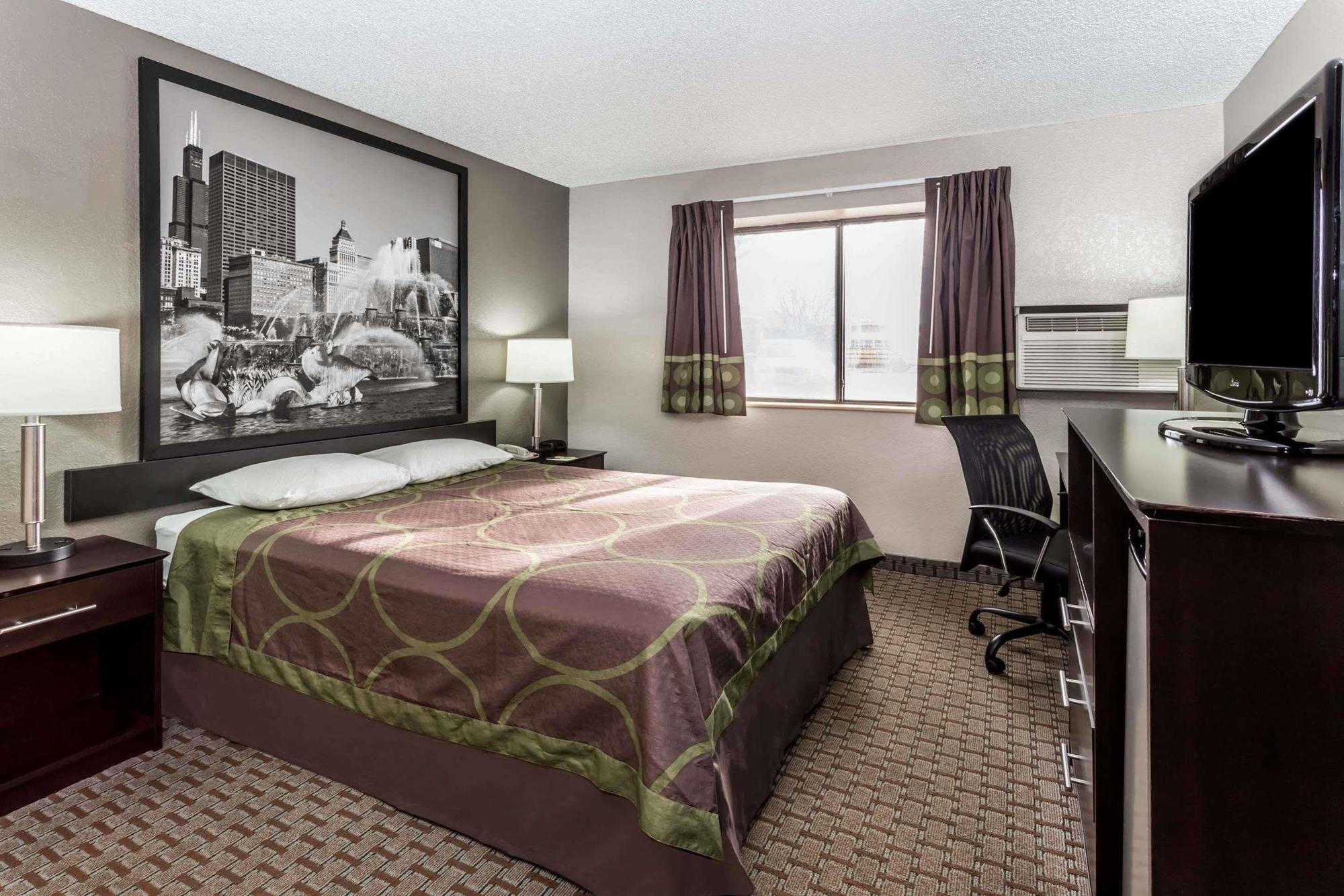 Super 8 By Wyndham Mundelein/Libertyville Area Exterior photo